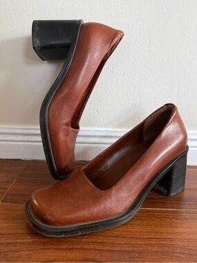 Vintage Transit chunky heels size 7